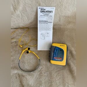 SONY SPORTS WALKMAN WITH HEADPHONES